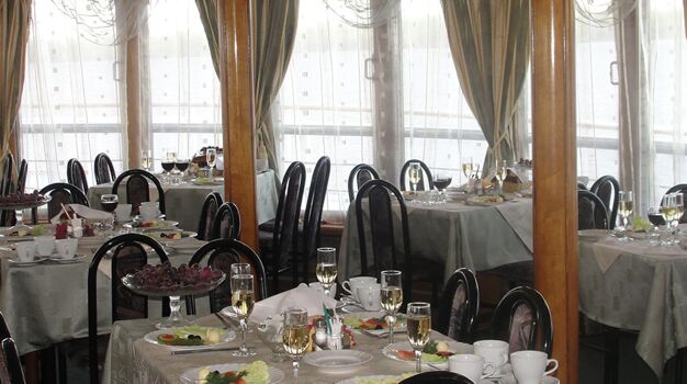 Салон питания на шлюпочной палубе