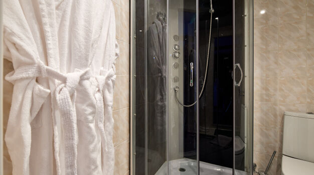 Ванная комната в каюте Люкс