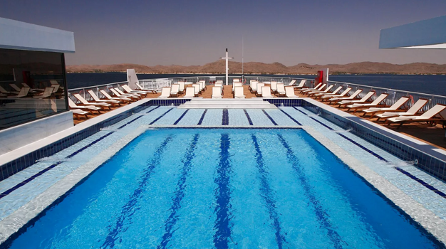 Бассейн на открытой палбе