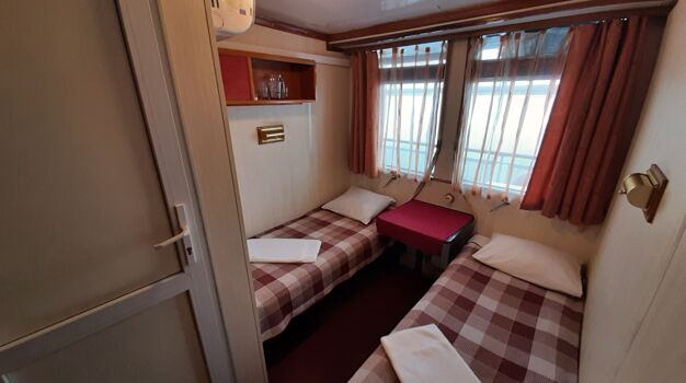 Каюта Омега со всеми удобствами