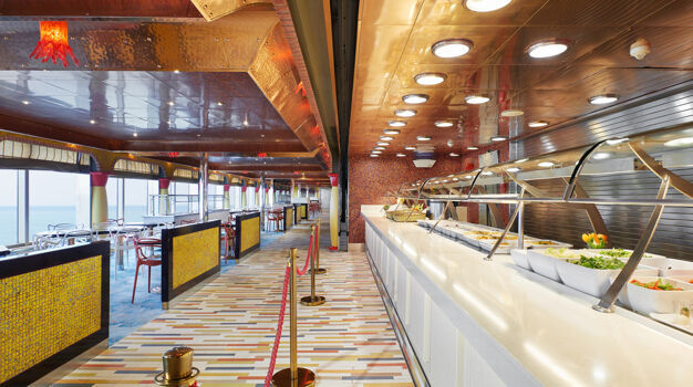 Шведский стол в ресторане