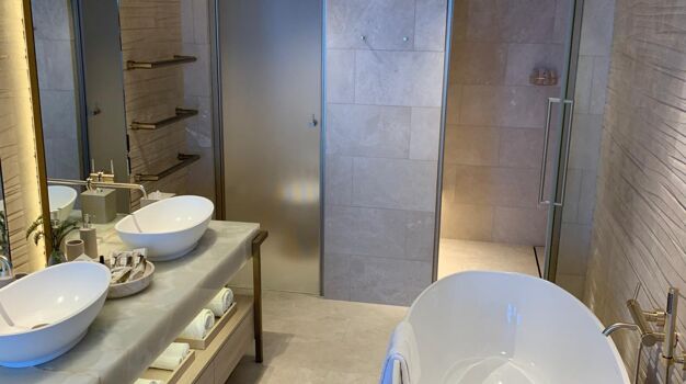 Ванная комната в каюте Royal Villa