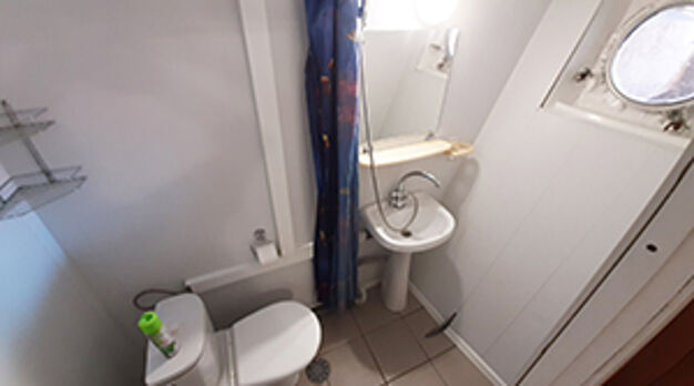 Санузел в каютах с удобствами