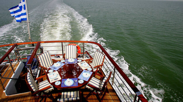 Ресторан на верхней палубе