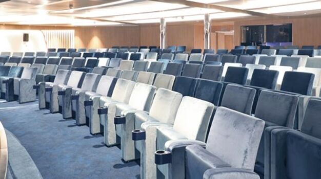 Театр на борту