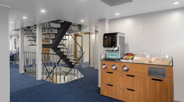 Кофе-станция в холле