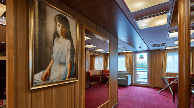 Холл теплохода Княжна Анастасия