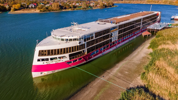 Мустай Карим