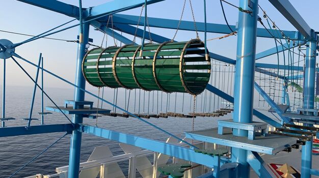 Веревочный парк на открытой палубе