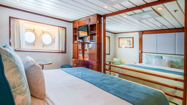 Каюта с иллюминатором