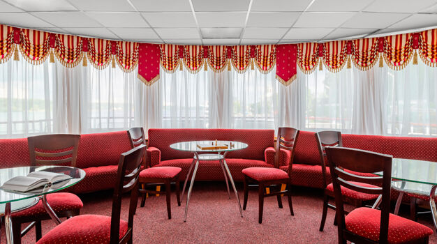 Панорамный салон