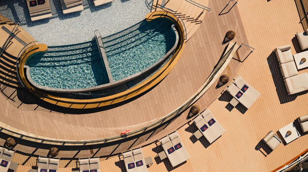 Бассейн Hellos Pool