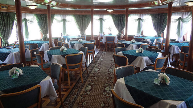 Ресторан на Шлюпочной палубе