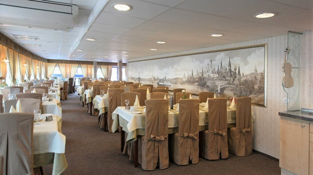 Нижний ресторан «Оскар»