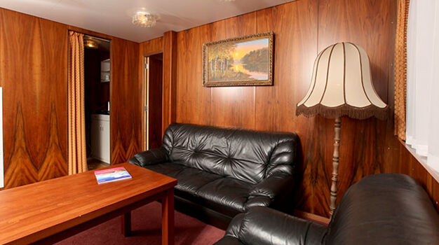 Гостиная в каюте Люкс