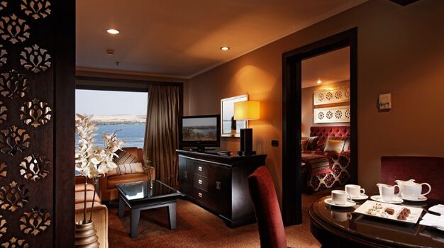 Гостиная в каюте Роял Сьют