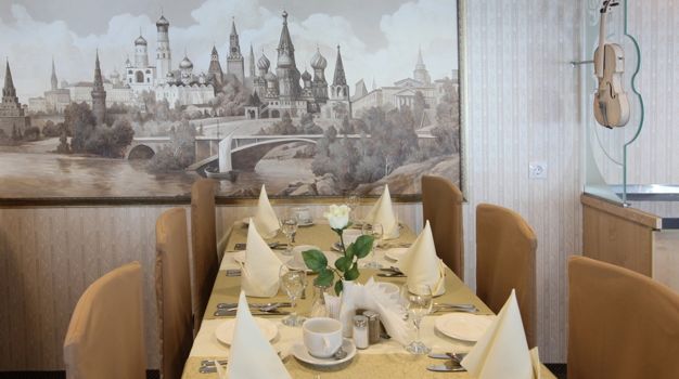 Нижний ресторан «Оскар»