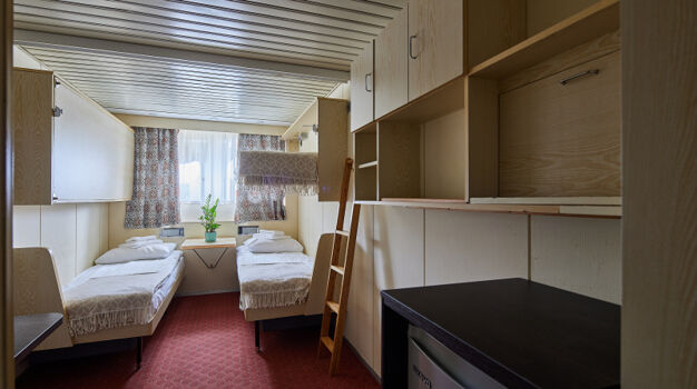 Четырехместная каюта с иллюминаторами