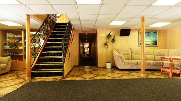 Вестибюль теплохода Юрий Никулин