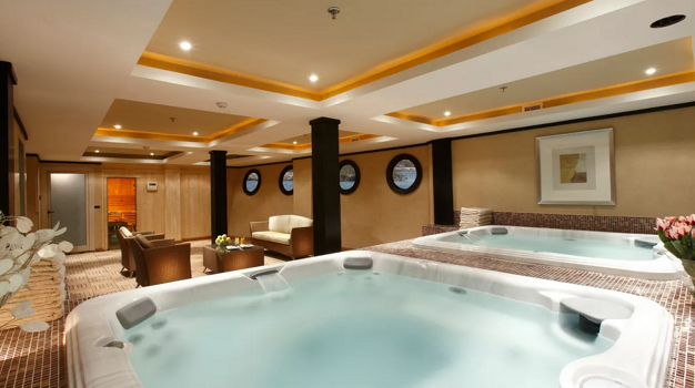 Джакузи в СПА-центре