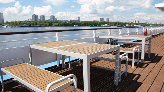 Зона отдыха на открытой палубе