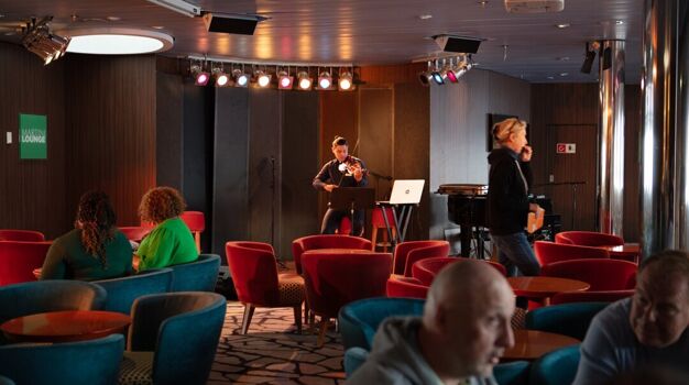 Живая музыка в зоне отдыха