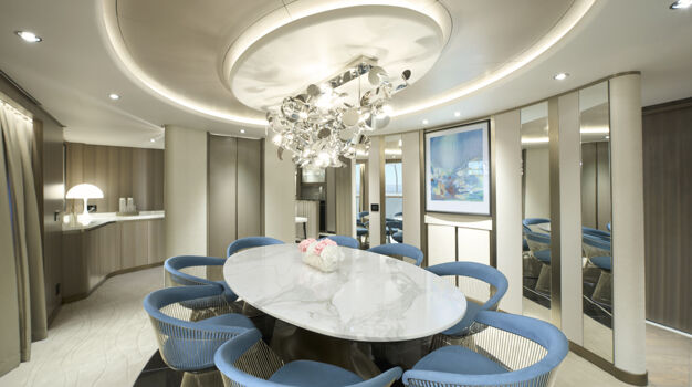 Столовая в каюте Owner`s Residence (OR)