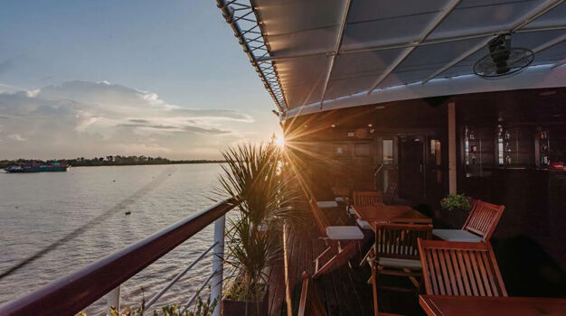 Зона отдыха на открытой палубе