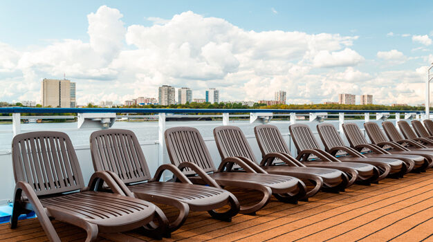 Солярий на солнечной палубе