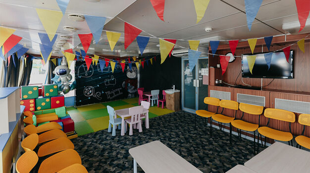 Детский клуб на средней палубе