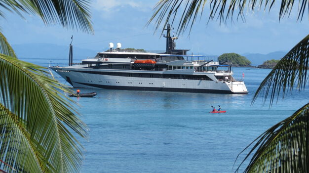 Мега-яхта Variety Voyager