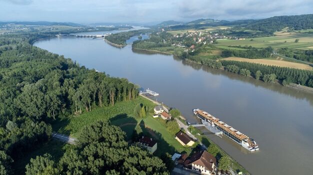 Теплоход Albertina на Дунае