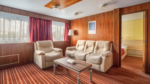 Двухкомнатная каюта категории Люкс