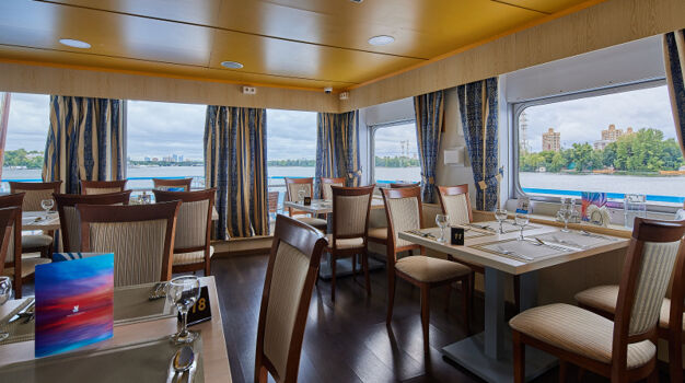 Ресторан на Средней палубе