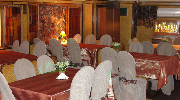 Салон питания на главной палубе