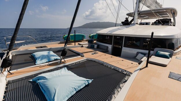 Парусно-моторный катамаран Spirit of Ponant