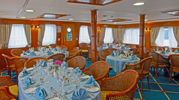 Ресторан на верхней палубе