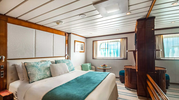 Каюта с окном