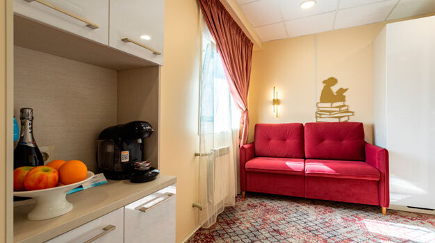 Гостиная в каюте Люкс