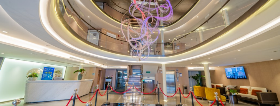 Главный холл теплохода Аполлон