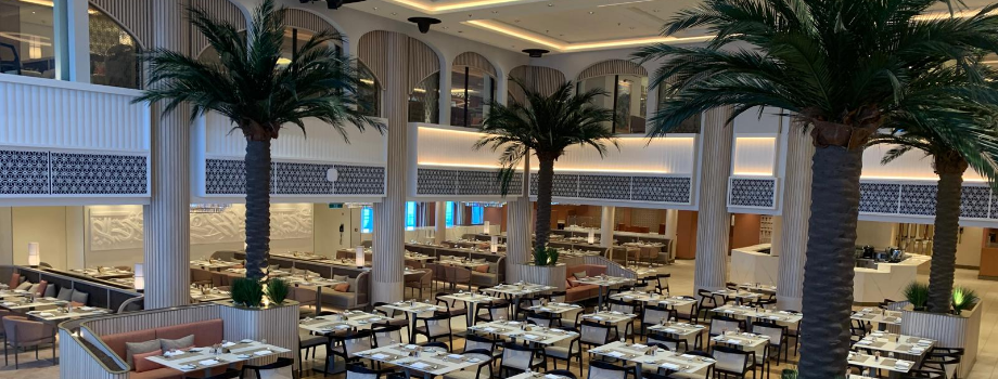 Основной ресторан на лайнере Aroya