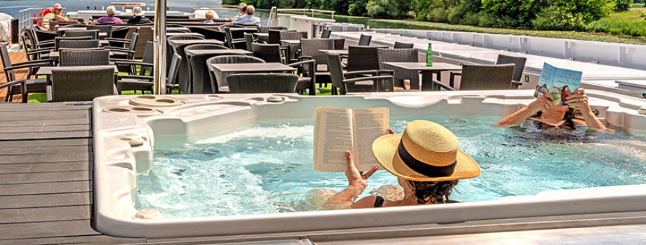 Бассейн на Scenic Diamond