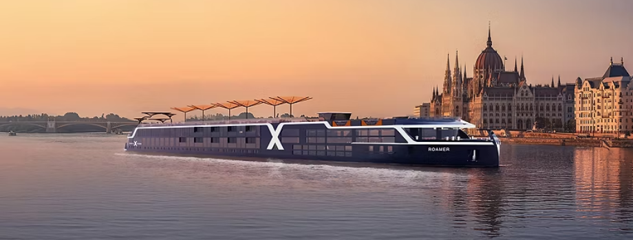 Речной лайнер Celebrity Roamer