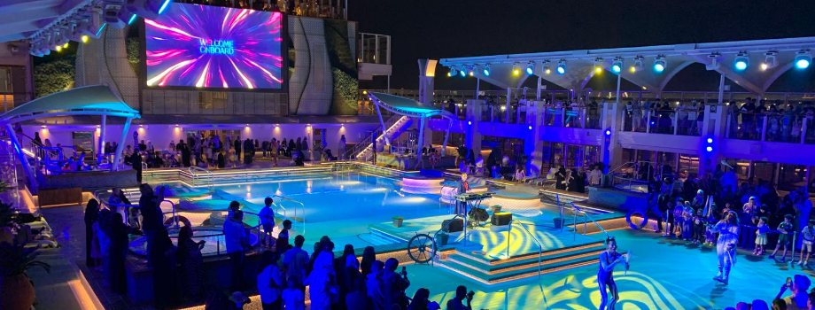 Вечерняя программа на лайнере Aroya