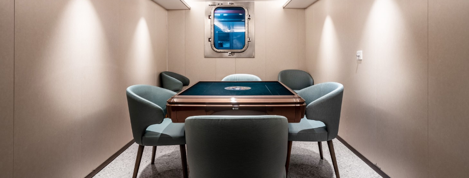 Комната для настольных игр на теплоходе Аполлон