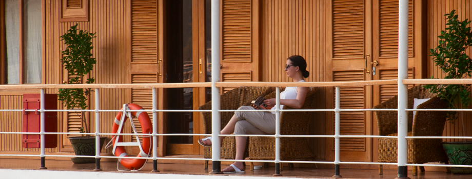 Зона отдыха у каюты на Pandaw Kindat