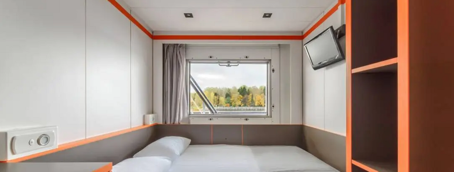 Каюта Двухместная с двуспальной кроватью