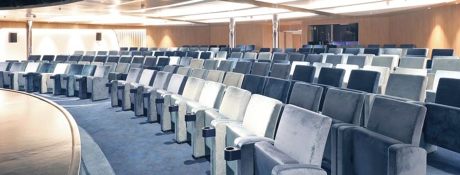 Театр на борту