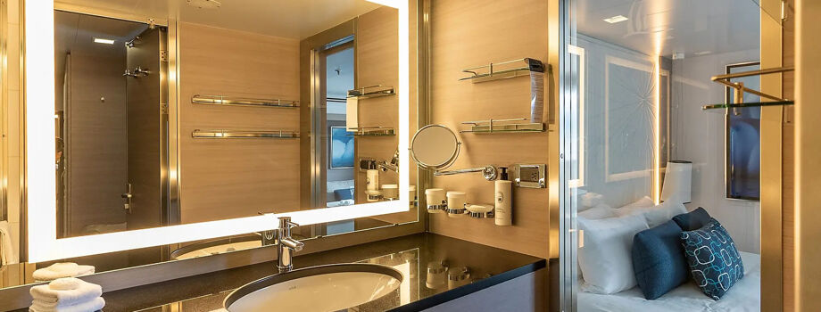 Ванная комната в каюте Deluxe Suite