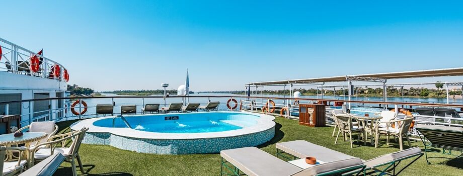 Бассейн на открытой палубе